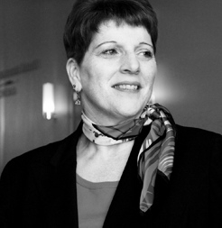 AppleMark South Bend, IN - February 20, 2012 - Anna Thompson, executive director of the University of Notre Dame's DeBartolo Performing Arts Center, has joined the Fischoff National Chamber Music Association's National Advisory Council, a group of industry and business leaders who provide strategic counsel and assistance to the chamber music association.